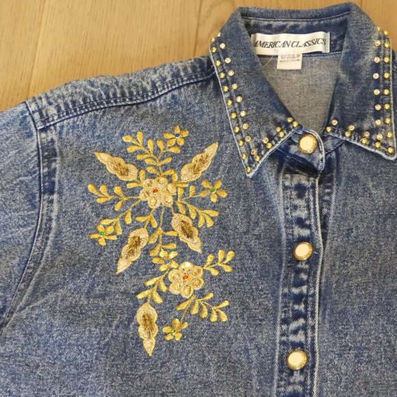 American Classics Vintage Flowers Bedazzled Short Sleeve Denim Button Down Shirt - Picture 2 of 5